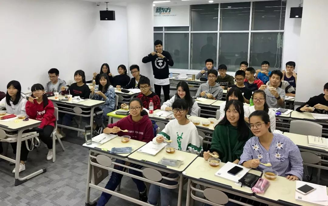
钟志斌：从“古惑仔”到“人民教师”


