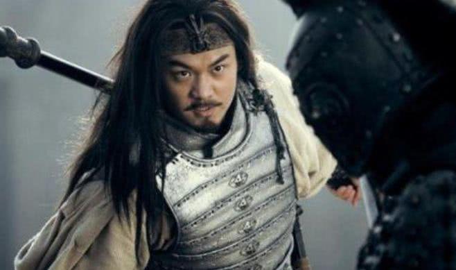 张飞战马超不分胜负，如果换成关羽战马超，马超直接被杀