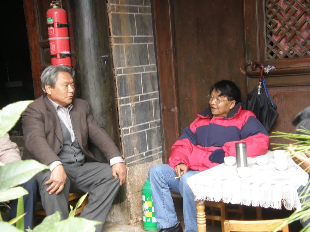 
这位纳若是“烤烟书记”，是“农民教授”，学生爱他却递辞退书


