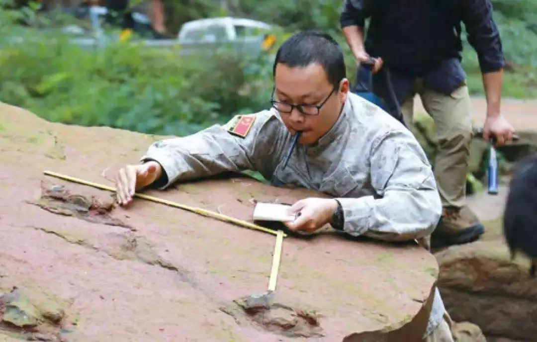 
原创
你见过疯狂追星玩微博很六的美女科学家吗？这里就有一个


