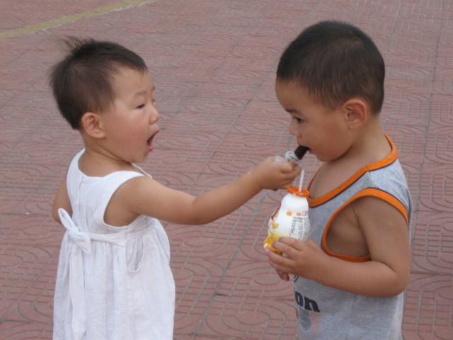                     毁掉脾胃的“第一杀手”，竟是父母的3大习惯，孩子积食又爱生病