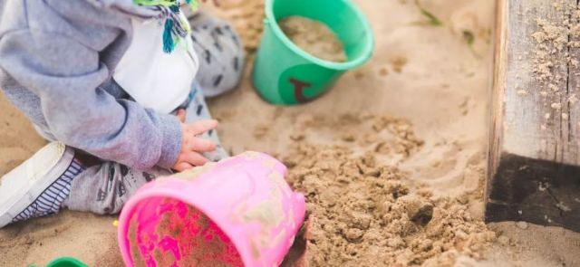 
郑渊洁《驯兔记》里的孩子都有一个问题，这让我细思恐极


