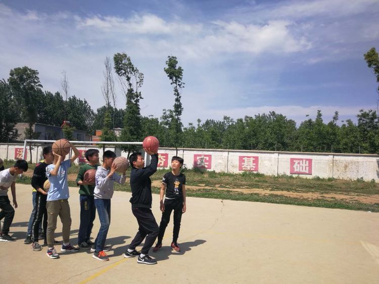 
邓州市桑庄镇中心校：模拟迎验促提升均衡交流共发展


