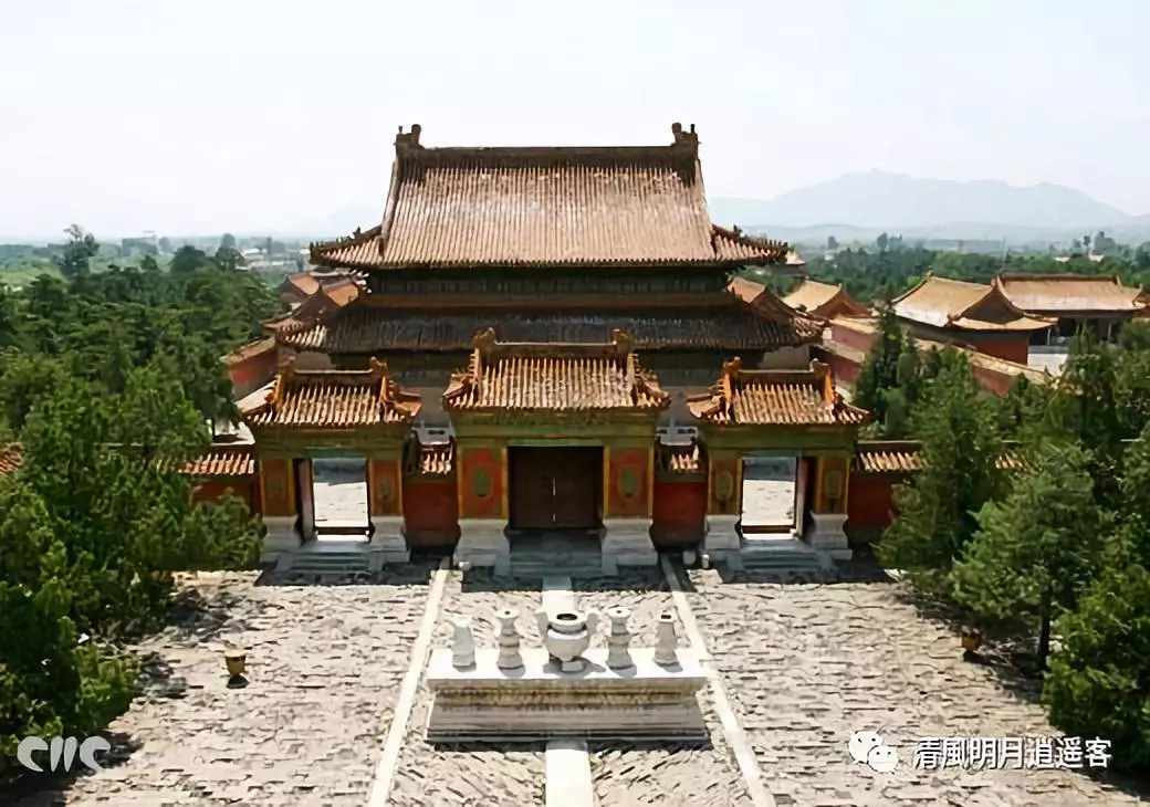 西宫慈禧为何要葬咸丰皇帝的东宫位置？