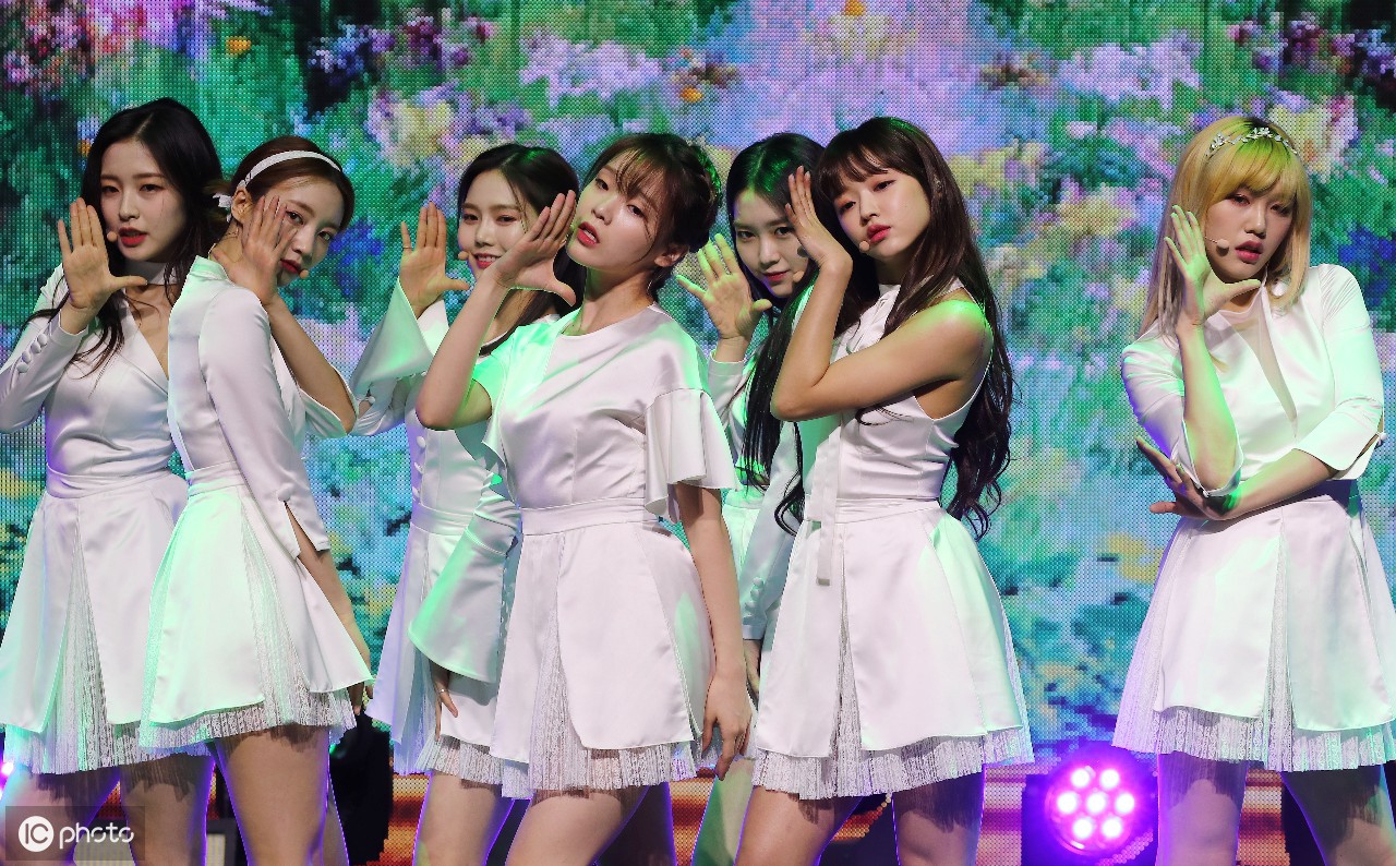 1/ 12 2019年5月8日,韩国女子演唱组合oh my girl第一张专辑"第五季"