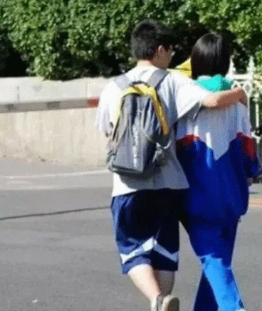
中学实验室视频背后的警醒:早恋者,如何进行教育!


