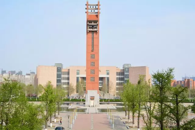 
中国非985大学排名：华中师范大学全国第2


