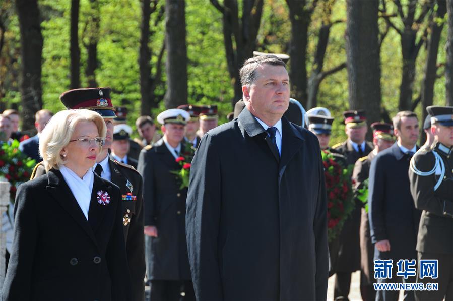 拉脱维亚举行活动纪念二战胜利日