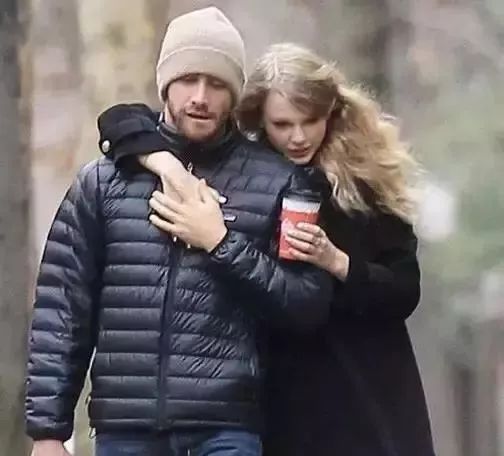 情史复杂迷乱的大美女泰勒.斯威夫特为什么叫“霉霉”？