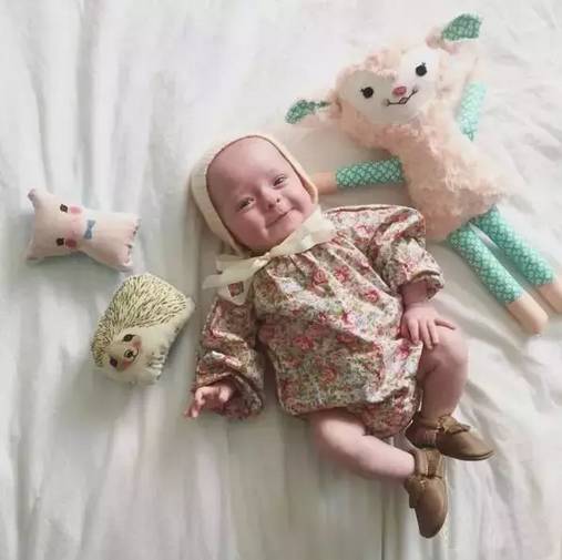                     生了3个儿子，又生了3胞胎，这位辣妈和她的6个娃攻陷了朋友圈