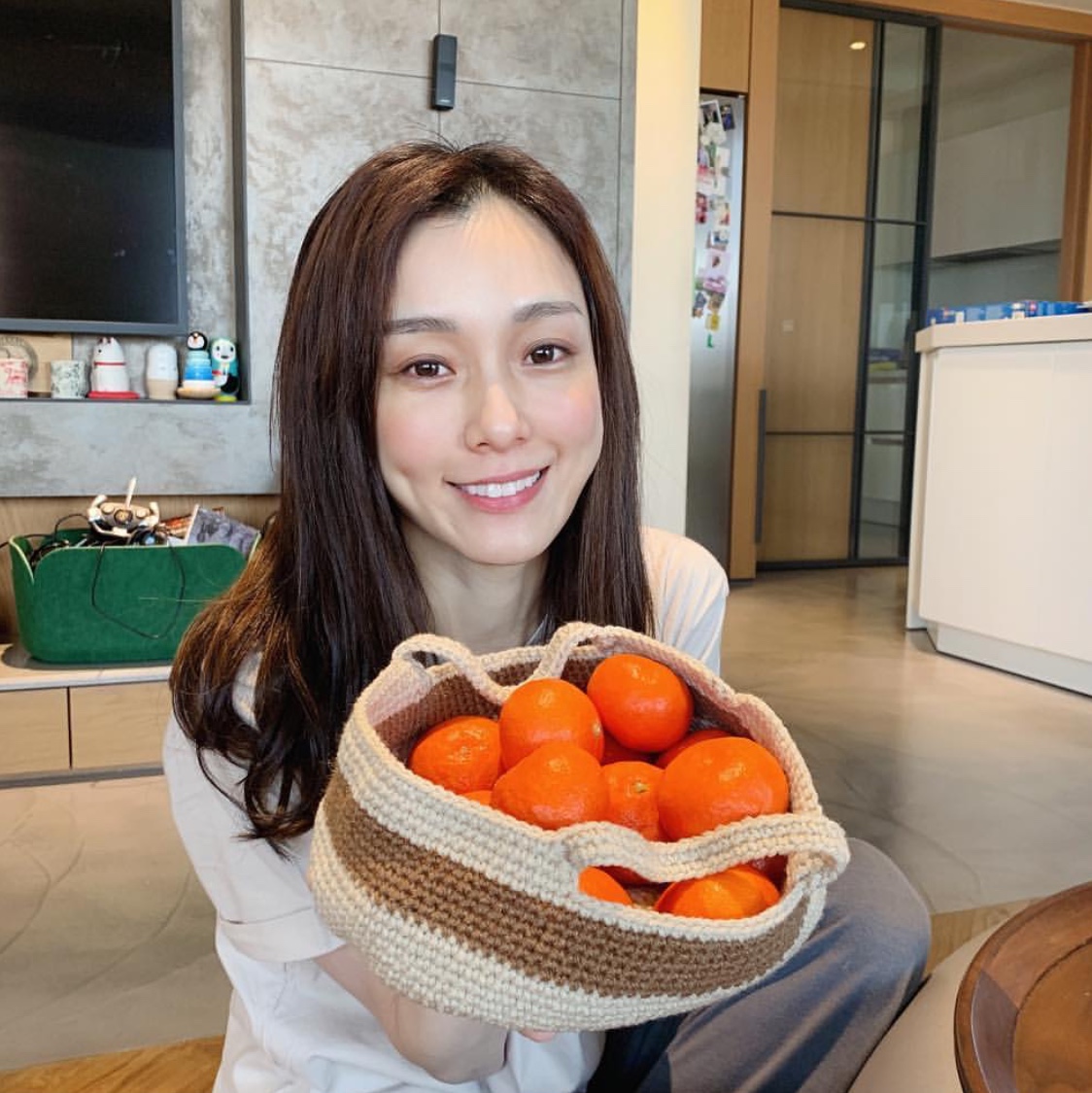 范玮琪顶着「哈佛才女」光环入行如今被学历造假凌晨发文澄清我并未伪装学历
范玮琪顶着「哈佛才女」光环入行如今被学历造假凌晨发文澄清我并未伪装学历