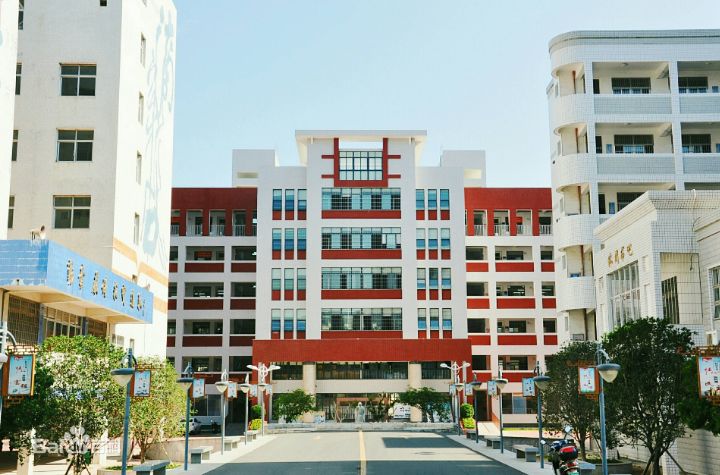 漳州小学排名_漳州岳口小学图片(2)