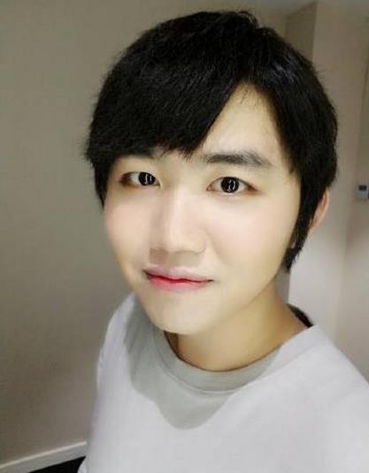 排骨教主是男的女的?排骨教主唱歌为什么是女