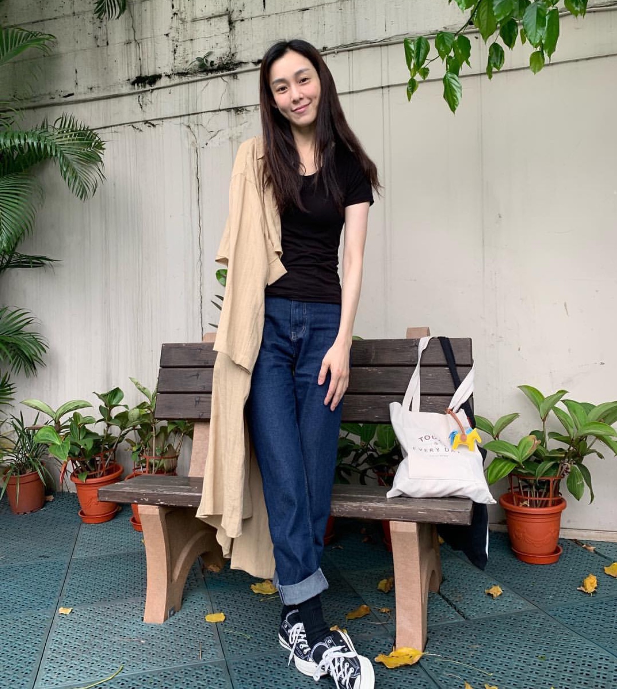 范玮琪顶着「哈佛才女」光环入行如今被学历造假凌晨发文澄清我并未伪装学历
范玮琪顶着「哈佛才女」光环入行如今被学历造假凌晨发文澄清我并未伪装学历