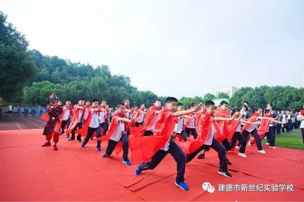
人均年薪不低于20万元，建德这所学校招聘新教师啦！快打开看看！


