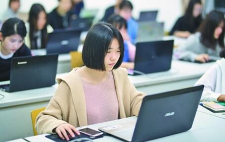 
高职扩招100万人!院校如何接招


