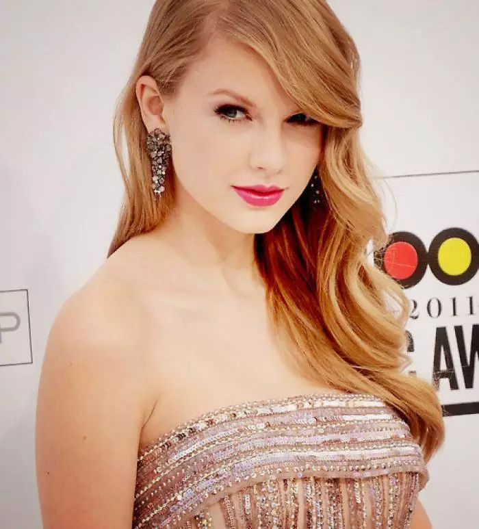 情史复杂迷乱的大美女泰勒.斯威夫特为什么叫“霉霉”？