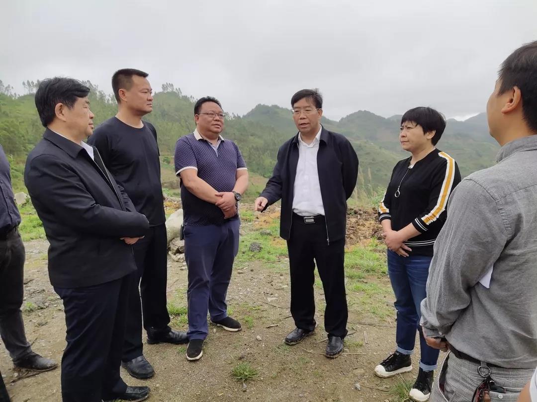 省应急管理厅党委书记,厅长冯仕文:提高产业规模化水平和脱贫精准度