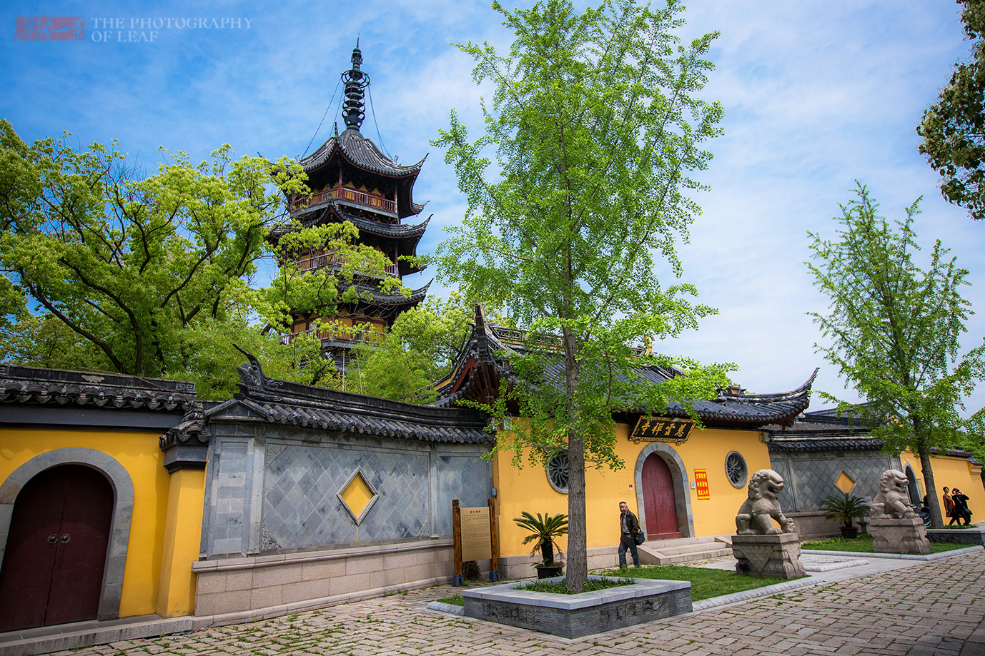 此塔因刘备夫人在此望夫得名，后屡毁屡建，现成为当地标志性建筑