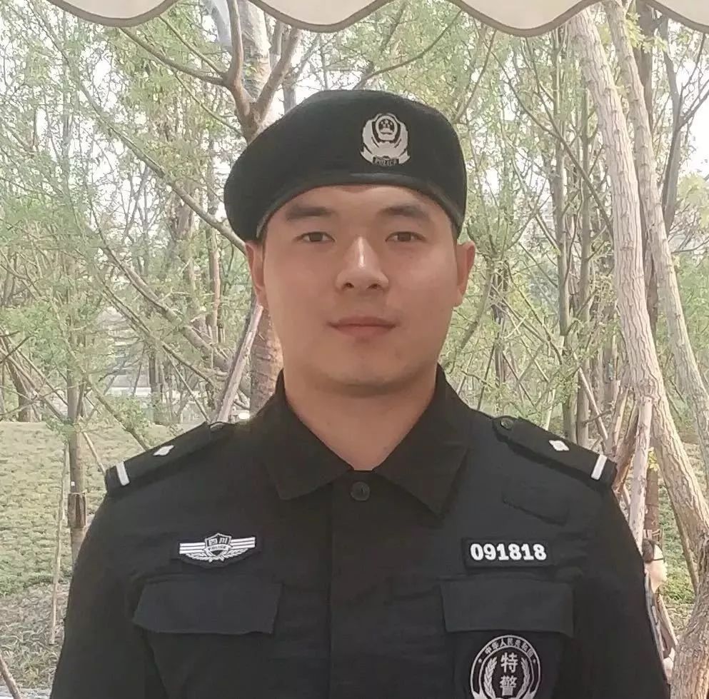 不点开会后悔成都特警大曝光