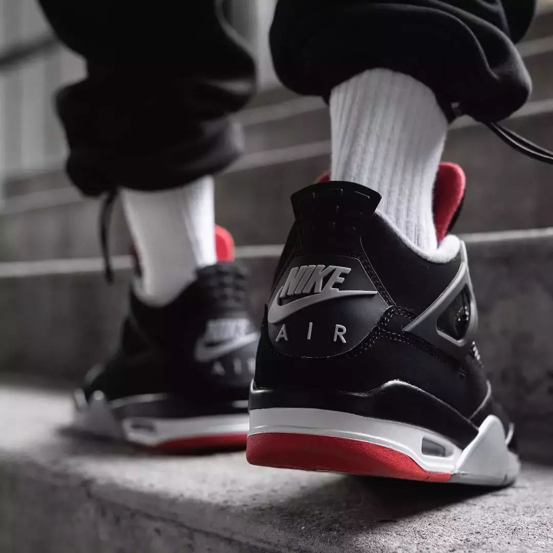 AJ迷必看系列！Air Jordan 4 “Bred” 五代鞋型历史大演变!