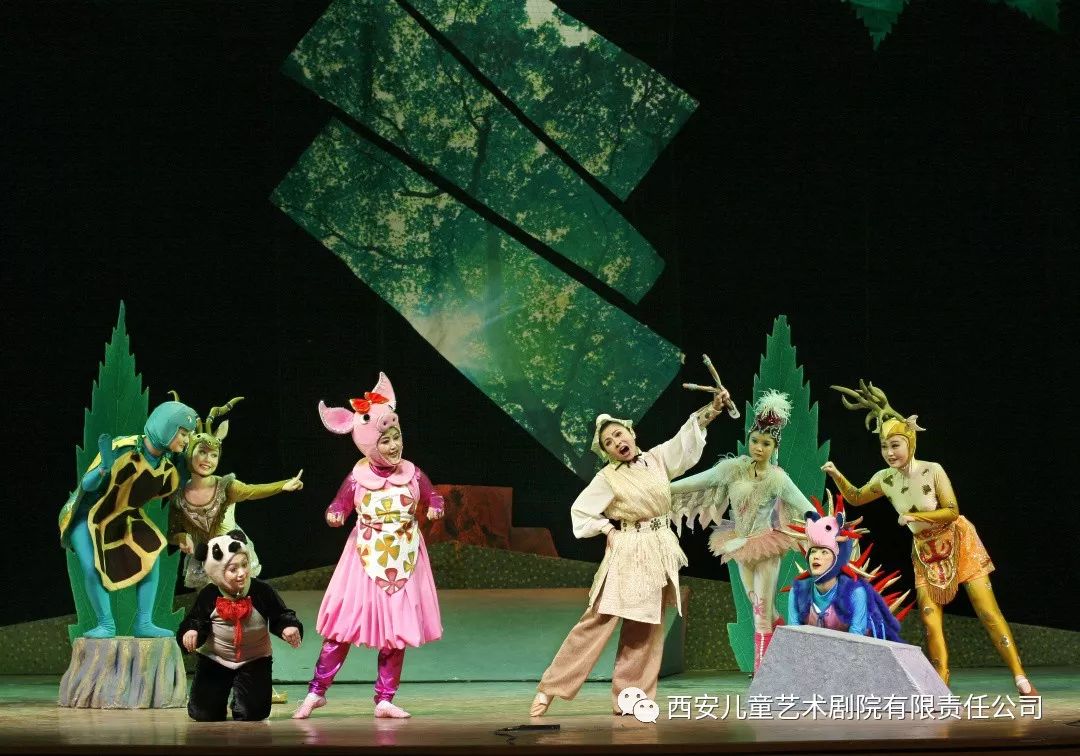 导演:李岚 舞美设计:肖建昌 编剧:杨腾 导演:孙美群,路晓安 舞美设计