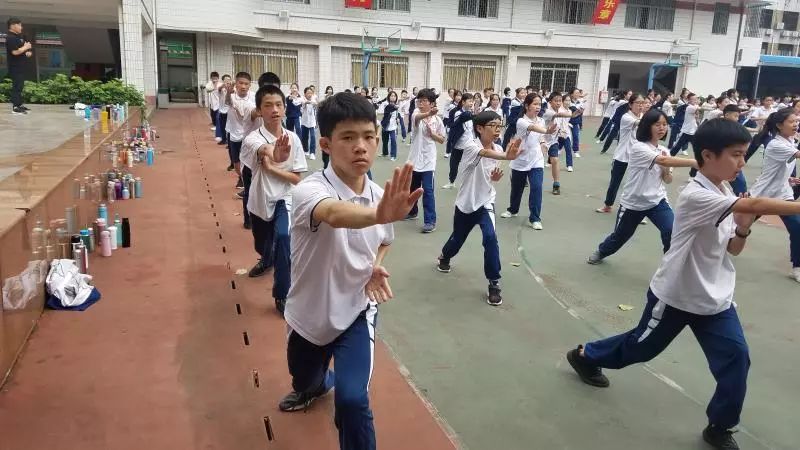 很厉害的武术操 2519a14a09c9441c9b6687669e53cbdb.jpeg