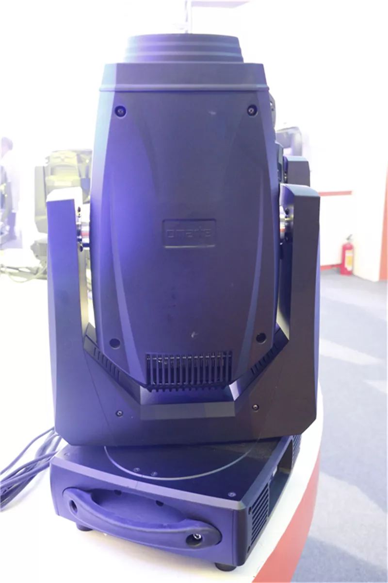 欧玛灯光在本次展会推出最新研发的led光源系列和防水系列灯具,分别