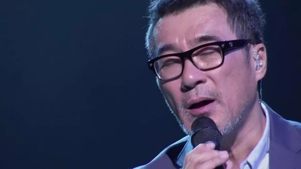 原创60岁李宗盛默认三婚？妻子小27岁肤白貌美，这点比林忆莲好