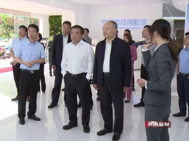 2019年东西部经济_2019年5月22日,甘肃岷县人大代... 就东西部经济协作进行面对面沟通...