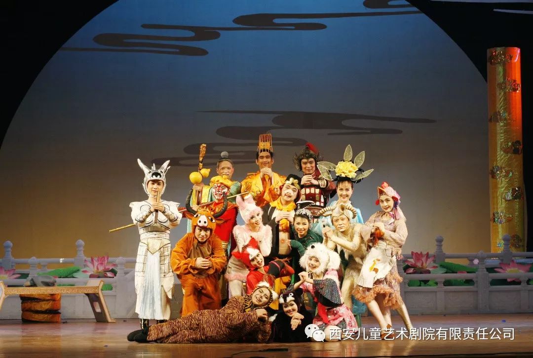 设计:肖建昌 编剧:吴玉中 导演:朱玉珑(排练) 编剧:杨腾 导演:孙美群