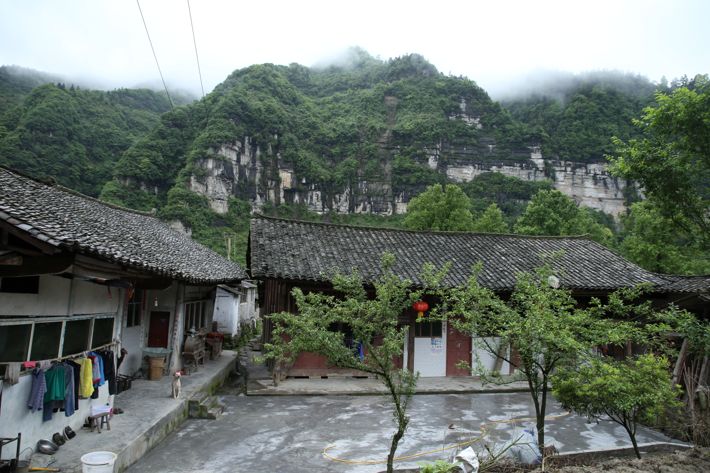 绥阳县茅垭镇拥德村,曾是全镇"后进村,近年来,在各级帮扶干部及村支