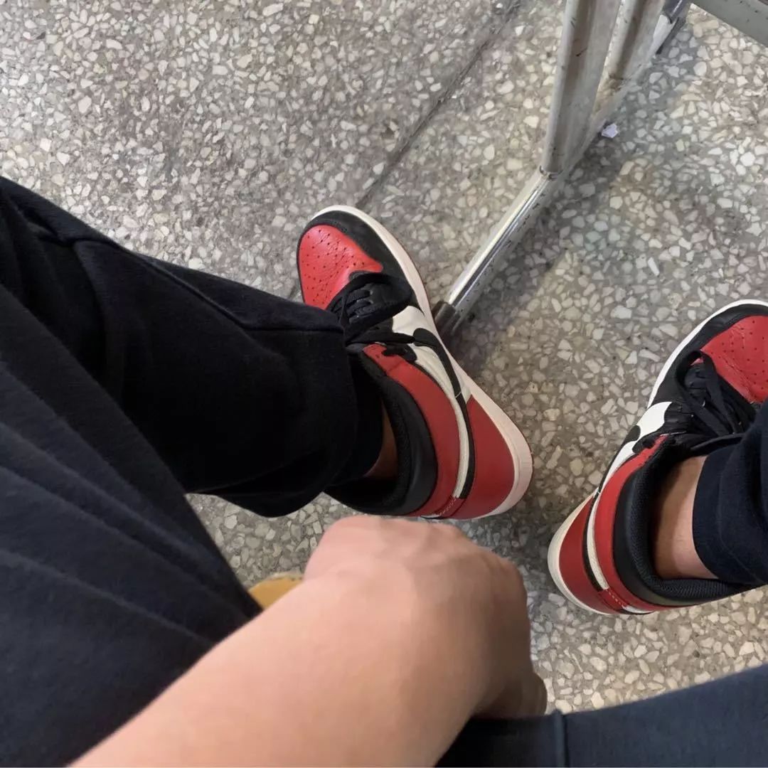 怎么卖二手球鞋 7715aa2f536744b1bd0047b6985a23b8.jpeg