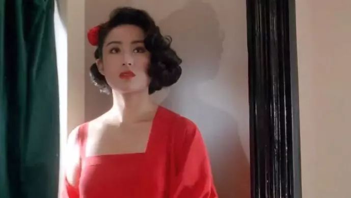 51岁宣布复出,脸变僵硬不敢认,“最美赵敏”这些年经历了什么? 三级全黄