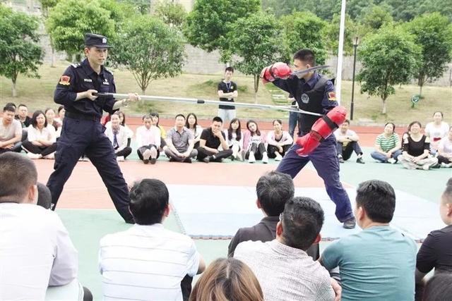 幼儿园保安招聘_新疆学校保安持证上岗 不得安排教师昼夜值班