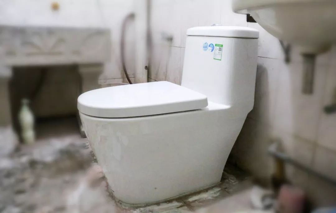 更换后的九牧马桶