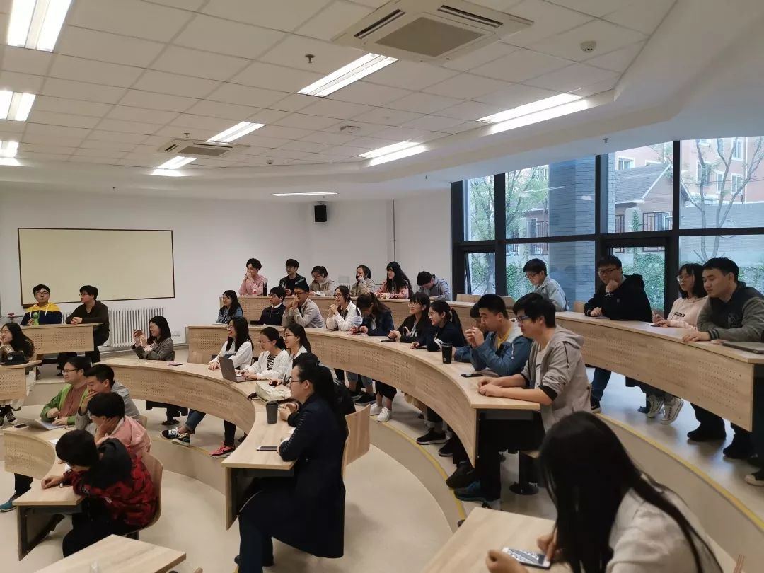 2019年经济讲座_经济系召开2019全国金融与证券投资模拟实训大赛指导讲座