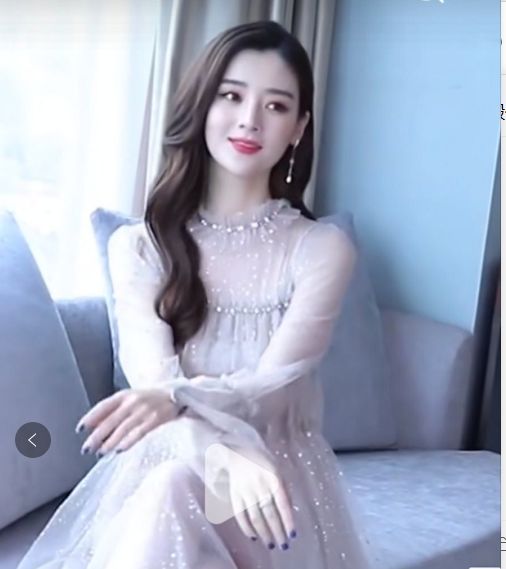【时尚圈】美女夏季穿戴诱惑商界