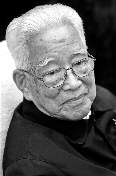 
人民大学“老校长”袁宝华逝世


