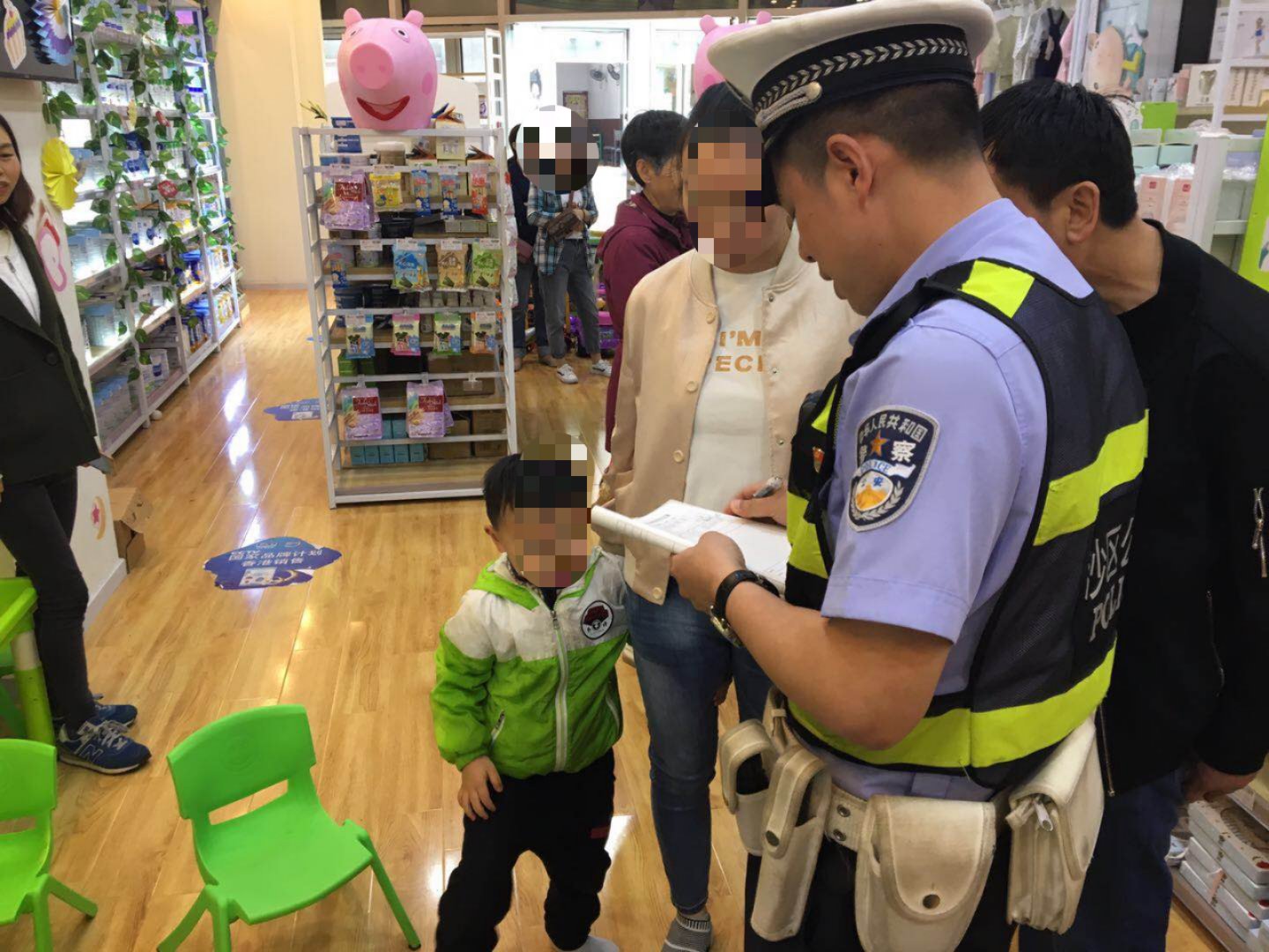 4岁小男孩独自外出玩耍急坏全家人,警民携手多方寻找 nba买球网站