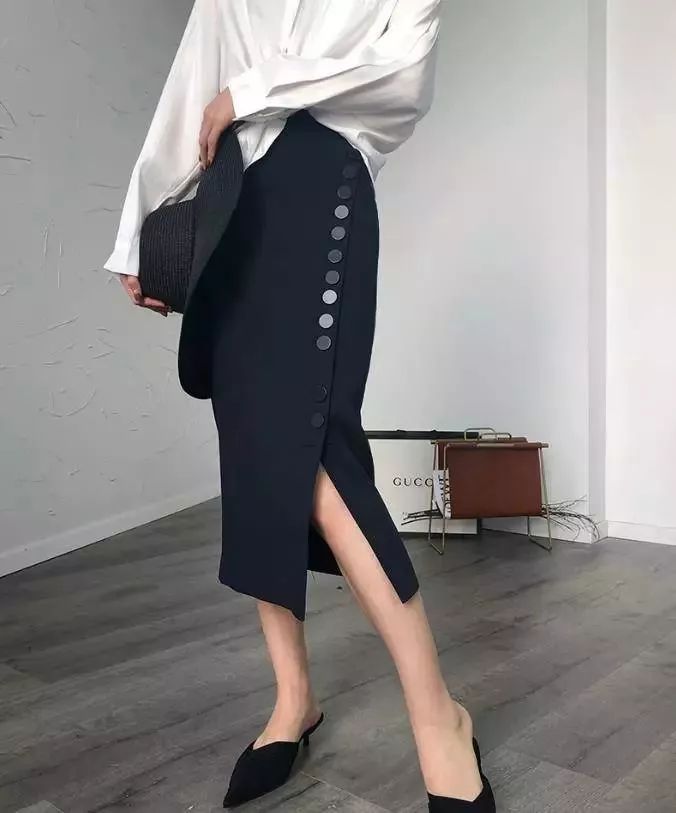 搭配师面试 c7c5e8ee172f4a62aab038dff85957b1.jpeg