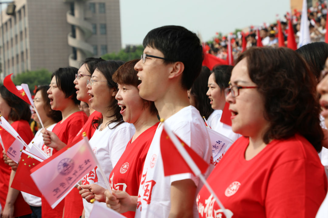 同升国旗 同唱国歌 | 北印师生燃情出版传媒新时代