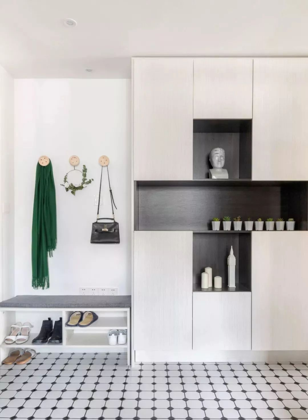 入户鞋柜设计感高级感 0a48208f79134cbc8bf811fecf2a0663.jpeg