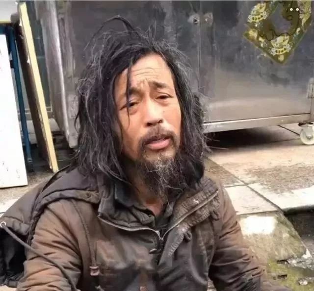 流浪大师月赚30万?爆红的背后是从读书人被当