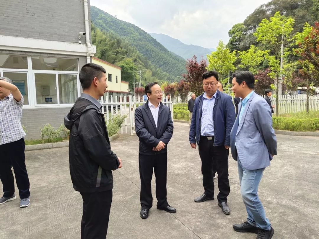 省政协副主席陈小平奔赴遂昌调研农村饮用水水源保护工作
