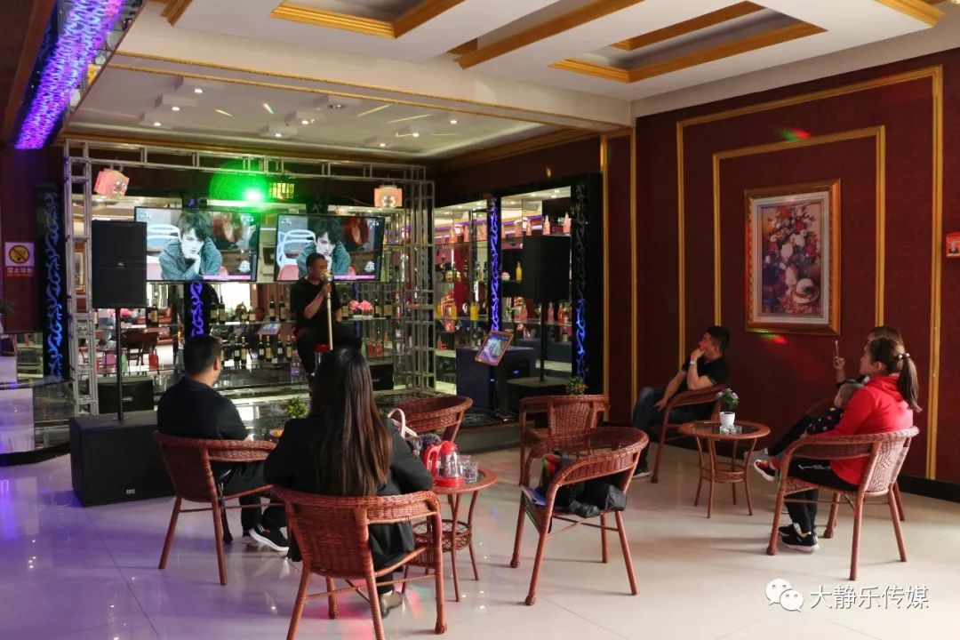 静乐惊现黑科技ktv！免费唱歌！话筒语音点歌！