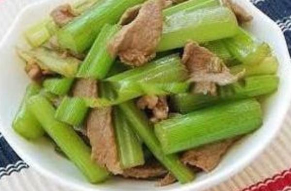 芹菜炒牛肉减肥能吃吗 6fdd3ac309a14cc3bd359663e9666301.jpeg