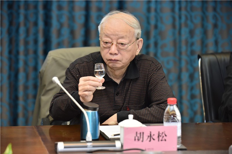 远鸿小角楼翰林系列酒专家品评会在成都举行