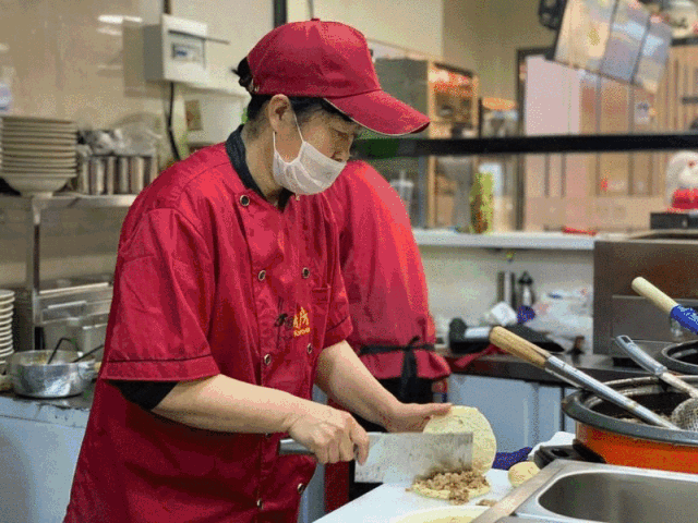 食光】吃货就该有吃货的嗅觉,这儿有家正宗好吃到爆的西安肉夹馍