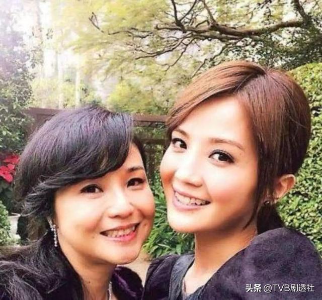 盘点女明星们的逆龄妈妈 有一对样貌堪比亲生姐妹 www.v118.com 盘点女明星们的逆龄妈妈 有一对样貌堪比亲生姐妹 v118.com